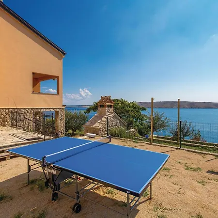 2 Bedroom Beautiful In *