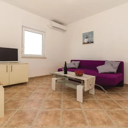 2 Bedroom Beautiful In Vlasici