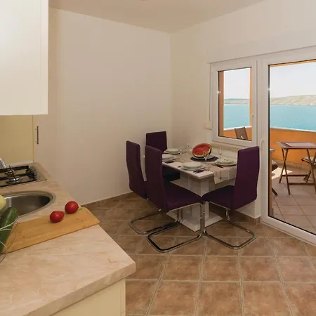 2 Bedroom Beautiful In Vlasici