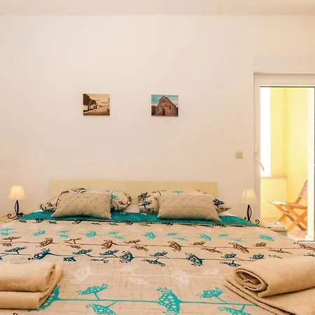 2 Bedroom Beautiful In * Vlasici