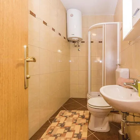 2 Bedroom Beautiful In Apartment