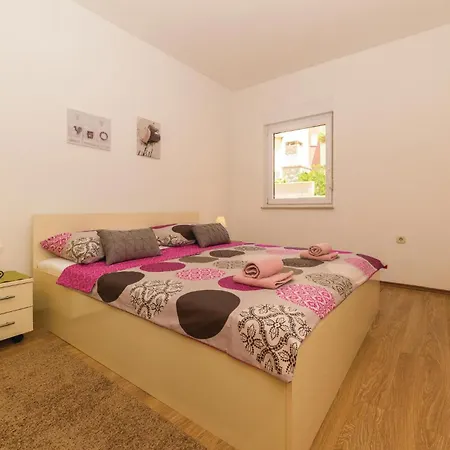 2 Bedroom Beautiful In Apartment