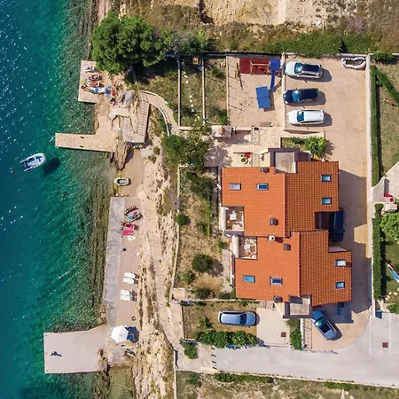2 Bedroom Beautiful In Vlasici