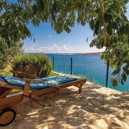 Apartment 2 Bedroom Beautiful In *