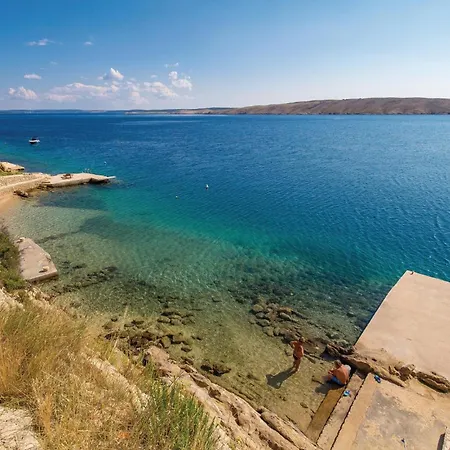 Apartment 2 Bedroom Beautiful In Vlasici